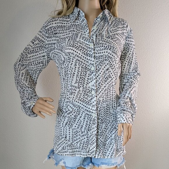 CAbi Button-up Blouse Womens M Black White Long Sleeve Split-Back Osaka Nights - Picture 2 of 16